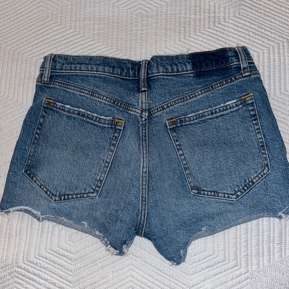 Abercrombie and Fitch high rise mom short